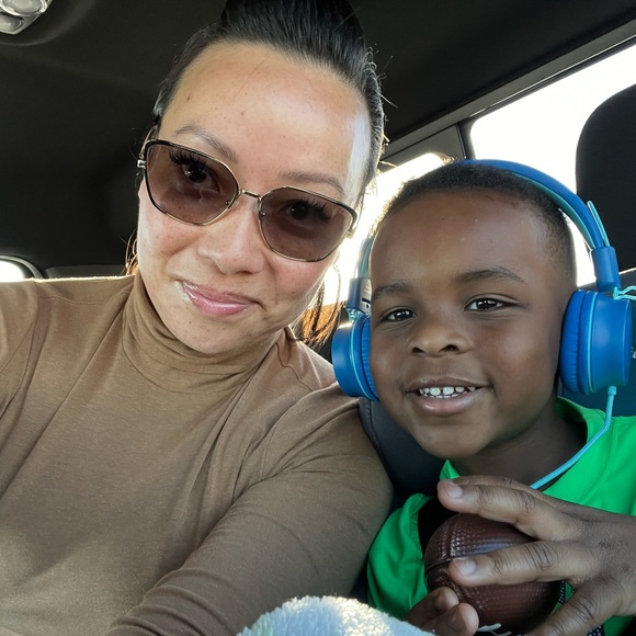 Meet your Posher, Holly - Picture 4 of 5